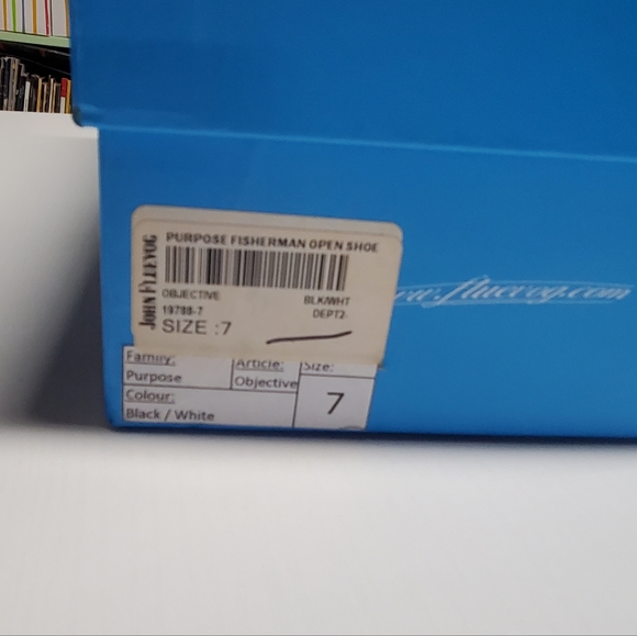 Fluevog purpose objective low-heeled fisherman sandle black and cream - Picture 3 of 14